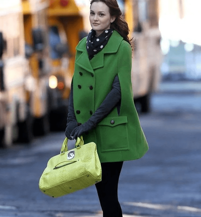 Шарф для зеленого пальто