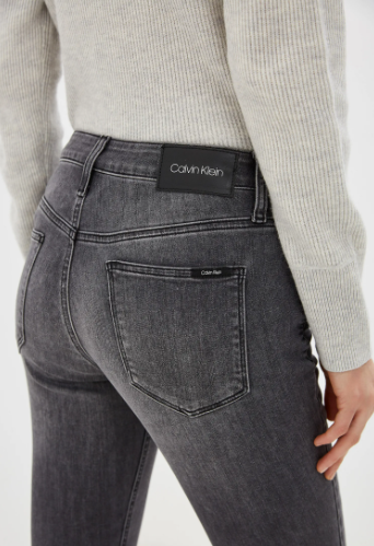 Лучшие бренды джинсов для женщин - классификация, как выбрать