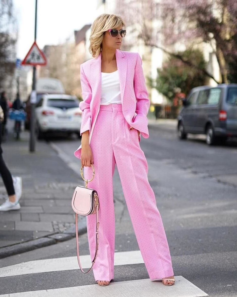 С какими цветами сочетается розовый в одежде — лучшие вариации от стилистов