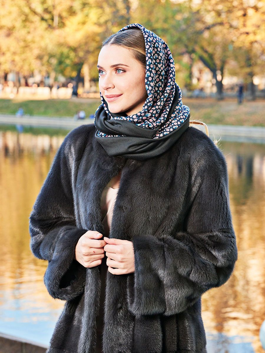 Как завязать красиво платок или шарф на голове зимой и выглядеть стильно