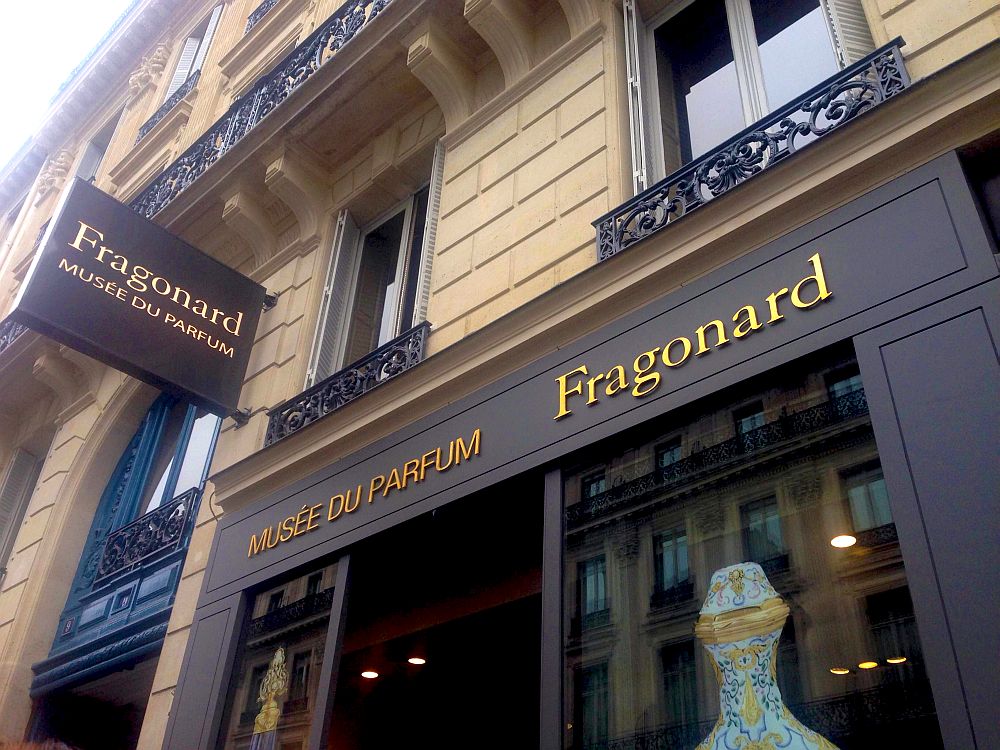 ТОП-10 мест в Париже, где можно купить настоящие духи
